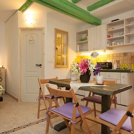 Studio With Garden In Ρόβινι Εξωτερικό φωτογραφία