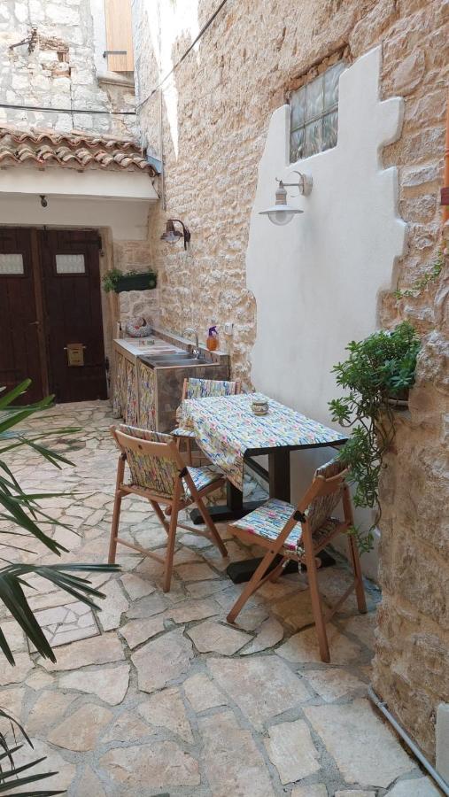 Studio With Garden In Ρόβινι Εξωτερικό φωτογραφία