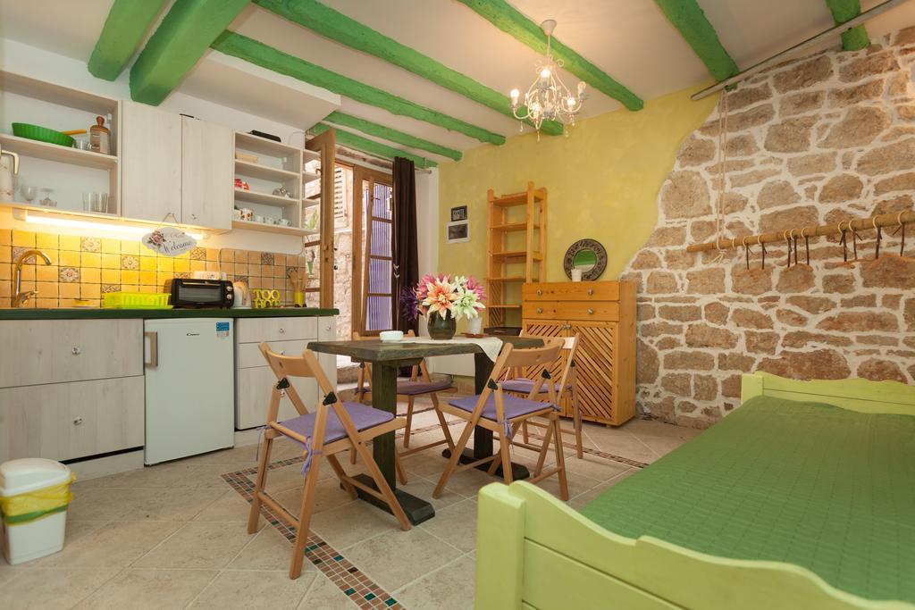 Studio With Garden In Ρόβινι Εξωτερικό φωτογραφία