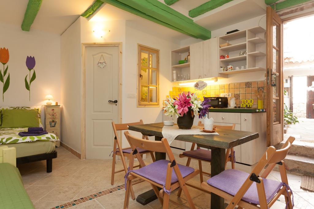 Studio With Garden In Ρόβινι Εξωτερικό φωτογραφία